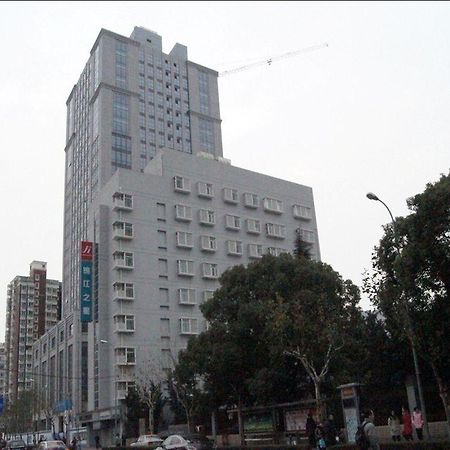 Jingjiang Inn Shanghai Minsheng Road Xangai Exterior foto